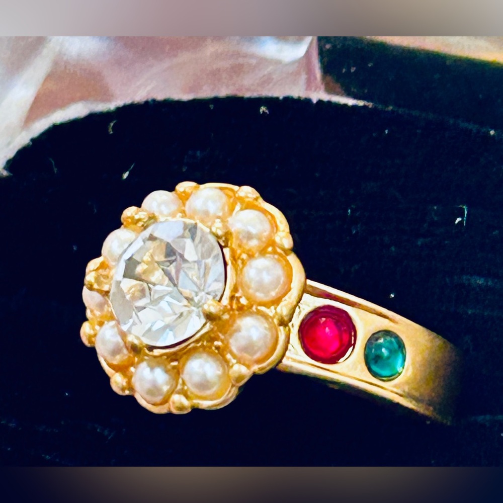 Avon Smithsonian Jeweled Ring Size 5.5